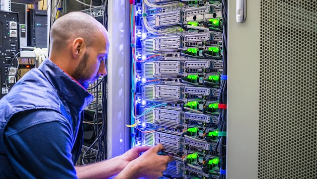 Für KI-Anwendungen braucht es vor allem eines: Rechen- und Serverkapazitäten für Training und ...