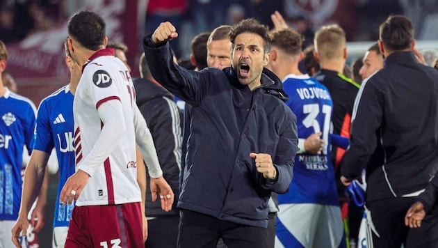 Unter Trainer Cesc Fabregas hat Matthias Braunöder seit Monaten kein Leiberl. (Bild: EPA)