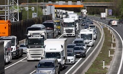 Der Lkw-Verkehr ging 2024 zurück und dürfte auch heuer sinken.