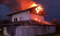 Ein 14-Jähriger und ein 16-Jähriger sollen den Einsatz mit 52 Feuerwehrleuten ausgelöst haben.