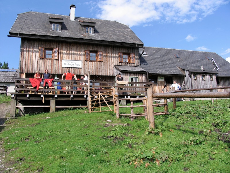 Das Hinteralmhaus wird nun ebenso von Grund auf saniert und 2026 wiedereröffnet. (Bild: Naturfreunde/Neuberg an der Mürz)