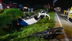 Der weiße BMW wurde völlig zerfetzt. (Bild: Kerschbaummayr Werner)