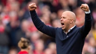 Liverpool-Trainer Arne Slot (Bild: EPA/PETER POWELL)