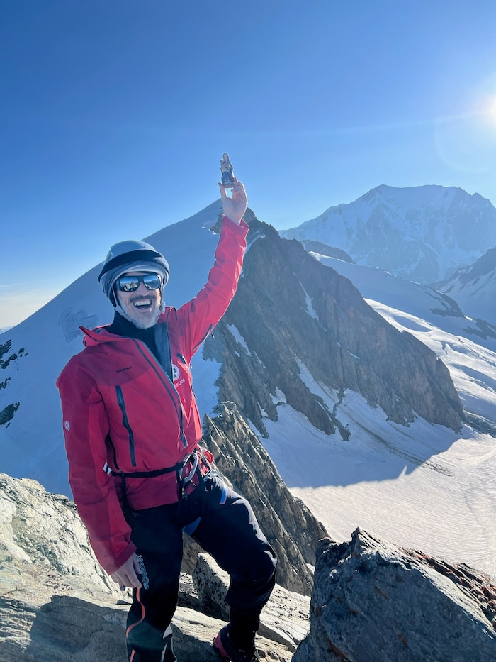 Giovanni Risaliti mit Einsatzjacke der Bergrettung Köflach auf dem Mont Blanc, wo er eine ...
