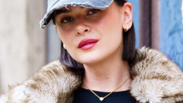Vom Blondie zum Blacky: Sängerin Mathea meldet sich mit ihrem „Life-Update“ zurück.
