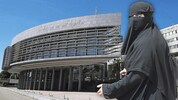 Im Landesdienst gilt in Zukunft ein strenges Burka-Verbot mit Entlassungsdrohung