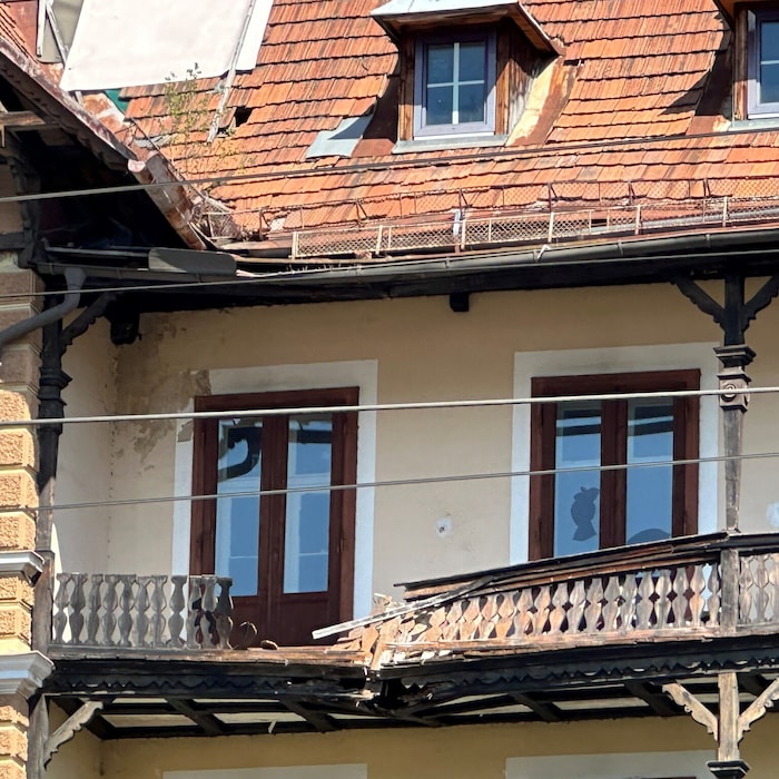 Die Balkone brechen schon herunter.