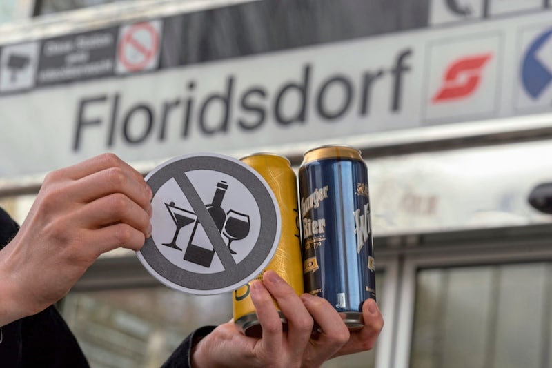 Seit 7. Februar 2025 gilt auf dem Franz-Jonas-Platz – zur Freude der Anrainer und Fahrgäste – ein striktes Alkoholverbot (Bild: Brenek Malena)