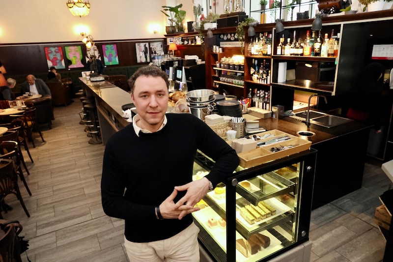 Simon Lackner, Chef des Café Kaiserfeld, findet das Sacher-Aus bedauerlich. (Bild: Jauschowetz Christian)