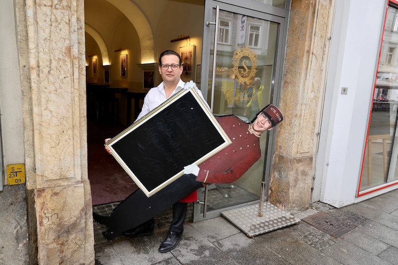 Rainer Sommer-Schraußer arbeitete 21 Jahre lang als Kellner im Grazer Sacher. (Bild: Jauschowetz Christian)