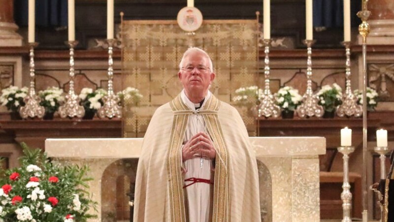Erzbischof Lackner im Dom: Das liturgische Programm zu Ostern ist dicht. (Bild: Tröster Andreas)