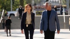 Harry Bosch trifft bereits in der letzten Folge von „Bosch: Legacy“ auf Renée Ballard, die im Sommer eine eigene Serie bekommt. Im neuen Trailer taucht aber auch Bosch mit auf. (Bild: © Amazon Content Services LLC)