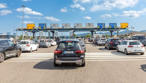 Zuletzt gab es immer wieder Ärger bei Mautstationen.  (Bild: travelview – stock.adobe.com, Krone KREATIV)