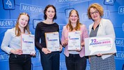 Die Top-3 in der Kategorie „Klassische Rede“: Anna Hubmayr, Julia Bauer, Julia Egger und ...