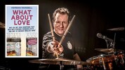 Ein Leben voller Exzesse und großer Momente: Ex-Scorpions-Drummer Herman Rarebell blickt in seinem Buch auf ein wildes Leben zurück. (Bild: Krone KREATIV/Edition A, Herman Rarebell)