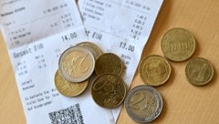 Bisher wird beim Trinkgeld von der Sozialversicherung ein Fixbetrag angenommen und dafür Abgaben verlangt. (Bild: APA/BARBARA GINDL)