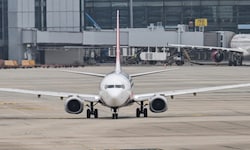 US-Fluggesellschaften sorgen sich, dass ihnen aufgrund von Trumps Zollpolitik die Passagierinnen ...