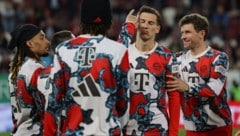 Leon Goretzka (2.v.r.) muss gegen Heidenheim zusehen. (Bild: AFP/APA/Alexandra BEIER)