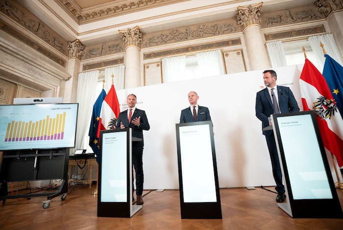 Karner stellte am Montag die neue Kriminalstatistik vor.