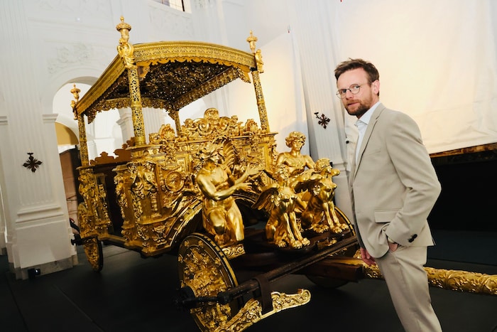 Paul Schuster freut sich über den Prunkwagen aus Krumau