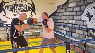 Das Training hat sich ausgezahlt: Sturm-Legende Mario Haas ist bereit für den großen Auftritt als Boxer. (Bild: Enzinger)