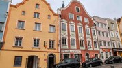 Bei Arbeiten im roten Gebäude am Schärdinger Stadtplatz kam es zu dem folgenschweren Einsturz.