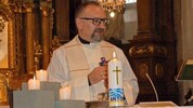 Die Kirchengemeinde will, dass Pfarrer Thomas in St. Andrä bleibt.
