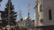 Eine zerstörte Kirche in der Ukraine. (Bild: AFP/ROMAN PILIPEY)