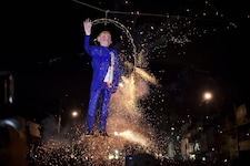 In Mexiko werden zu Ostern traditionell Puppen verbrannt – auch heuer könnte Donald Trump wie schon im Jahr 2016 wieder ein besonders beliebtes „Opfer“ sein. (Bild: AFP)