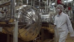 Die iranische Führung verhandelt derzeit mit den USA über das eigene Atomprogramm. (Bild: AP/Vahid Salemi)
