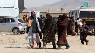 Afghanische Migrantinnen und Migranten in Pakistan (Bild: EPA/QUDRATULLAH RAZWAN)