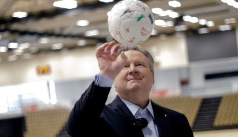 Michael Ludwig hat im Match um Wien gut lachen (Bild: AFP/ALEX HALADA)