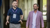 Vizepräsident Zjelko Karajica mit Neo-Hauptsponsor Helmut Kaltenegger. (Bild: GEPA)