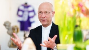 Dompfarrer Toni Faber im Interview mit der „Krone“ (Bild: Eva Manhart)