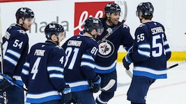 Jubel bei den Winnipeg Jets (Bild: AP/John Woods/The Canadian Press via AP)