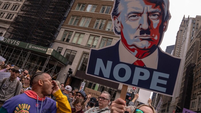 Auch in New York gingen Tausende Menschen gegen Trump auf die Straße.