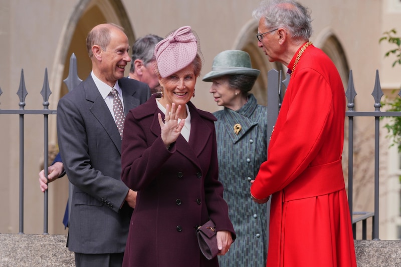 Herzogin Sophie und Prinz Edward waren ebenfalls auf Schloss Windsor dabei wie Prinzessin Anne. (Bild: AP/Kirsty Wigglesworth. Pool)
