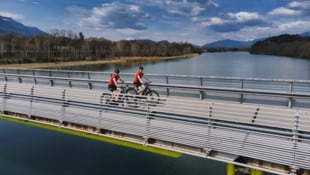 Die Drau wird oft als Kärntens Lebensader bezeichnet und bietet auch Radfahrern unvergessliche Erlebnisse.  (Bild: Wallner Hannes)