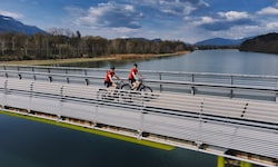 Die Drau wird oft als Kärntens Lebensader bezeichnet und bietet auch Radfahrern unvergessliche ...