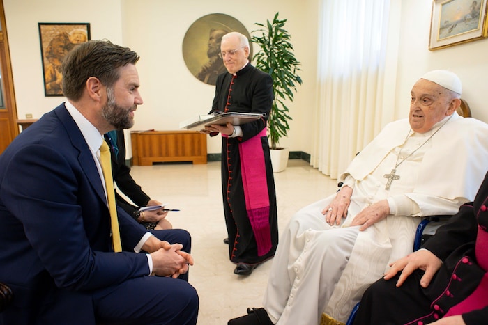 Der letzte offizielle Besucher des Papstes: US-Vizepräsident J.D. Vance