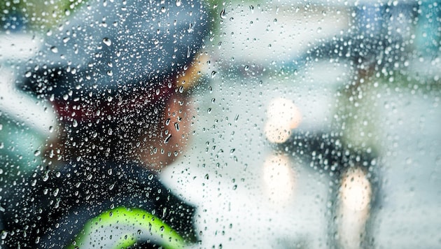 Im Zuge eines Streits soll der Autofahrer den Radfahrer bedroht und anschließend geflüchtet ...