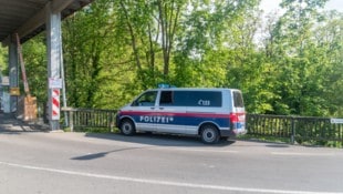 Der Verdächtige raste mit teils waghalsigen Manövern durch mehrere Bezirke in Wien (Symbolbild).