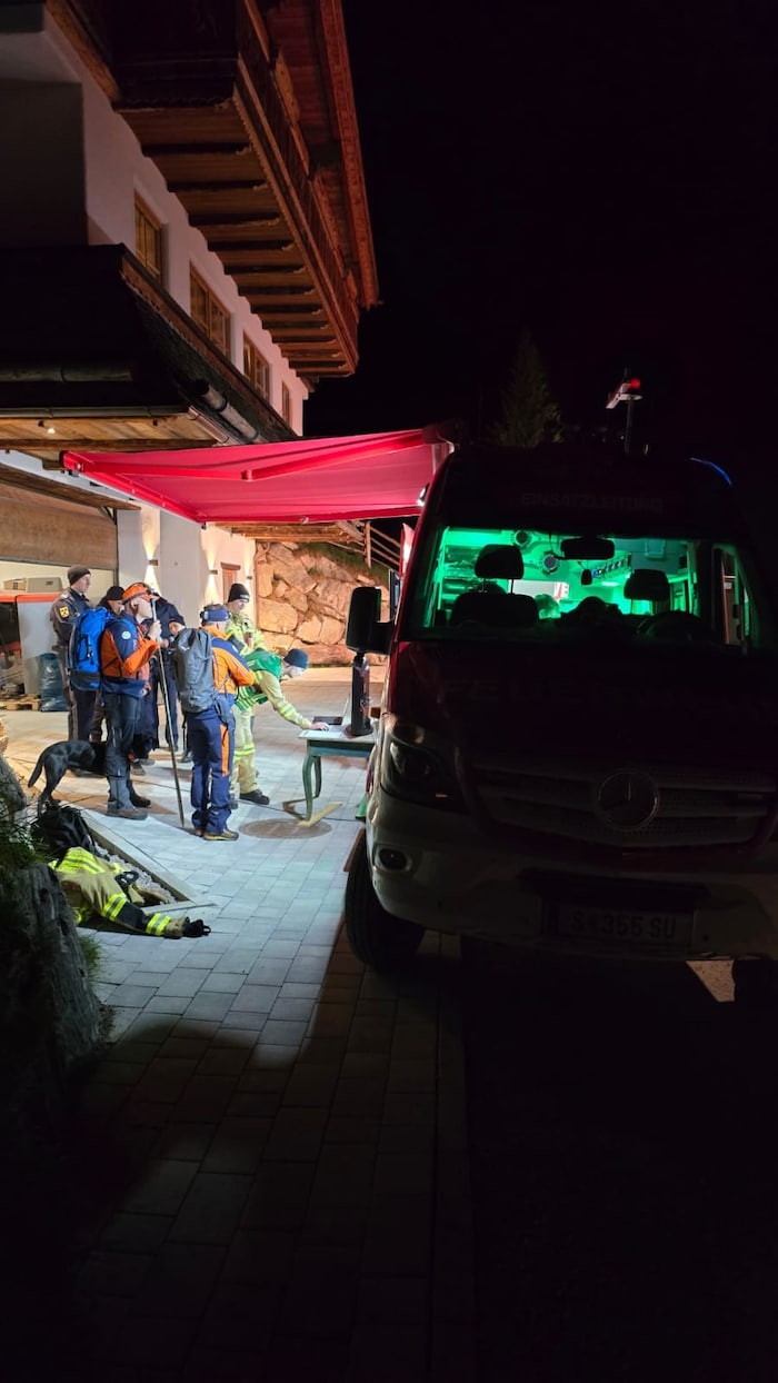 18 Bergretter, davon drei der Ortsstelle Filzmoos und zwölf der Ortsstelle Flachau, warem im Einsatz.