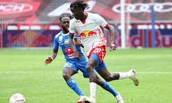 Traf erneut: Gaoussou Diakite (re.).