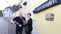 Ab diesen Freitag bis Sonntag geht das neue Gastro-Konzept mit kulinarischen „Klassikern“ wie dem knusprigen Backhenderl und Top-Weinen in die erste Runde. (Bild: Reinhard Judt)