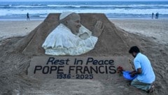 Papst Franziskus ist an den Folgen eines Schlaganfalls gestorben, wie der Vatikan am Montagabend bestätigte. (Bild: AFP/-)
