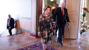 Norwegens König Harald und Königin Sonja am 9. April bei einem Treffen mit der isländischen Präsidentin Halla Tomasdottir und ihrem Ehemann Bjorn Skulason.  (Bild: EPA/JAVAD PARSA / POOL)