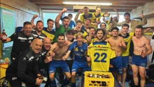 Beim FC Wolfurt herrschte nach dem 2:1-Heimsieg über den FC Lustenau eine ausgelassene Stimmung. (Bild: Verein)
