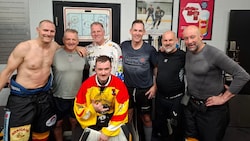 Herbie Hohenberger (re.) mit Tom Searle (li.) und Gord Donnelly (2. v. li.) und dem Klagenfurter Szenewirt Gert Höferer (2. v. re.) beim Turnier in Kanada (Bild: zVg)