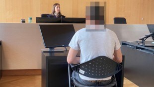 Der Angeklagte vor Gericht.